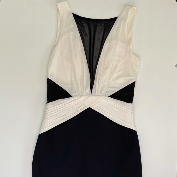 BEBE Black & White Deep V Mesh Insert Dress Small - Picture 7 of 14